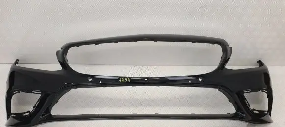 Mercedes-Benz C W205 Front bumper