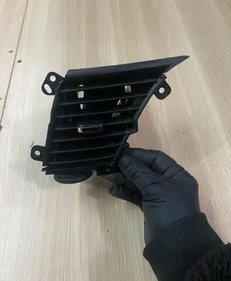 Iveco Daily 6th gen Dashboard air vent grill cover trim