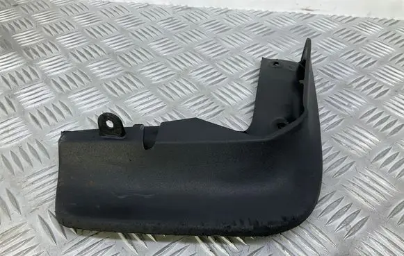 Volkswagen Jetta VI Front mudguard 5C6075111