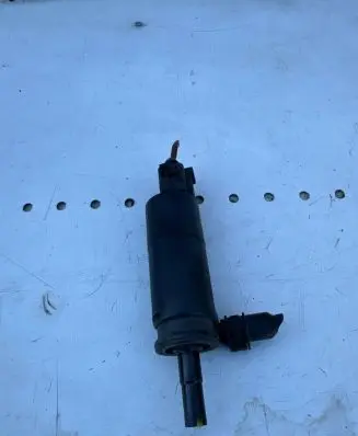 Volkswagen Touran I Headlight washer pump 3B7955681