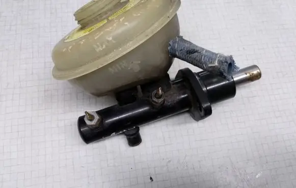Audi A6 S6 C4 4A Master brake cylinder 893611307A