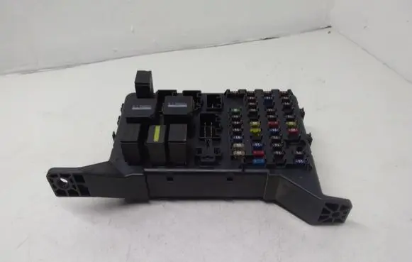 Ford Mondeo Mk III Fuse module 1S7T14A073AF