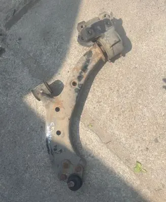 Honda CR-V Front lower control arm/wishbone