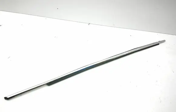Lexus CT 200H Door glass trim 