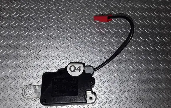 Mercedes-Benz S W220 Aerial antenna filter 2208201489