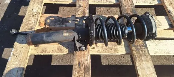 Volkswagen PASSAT B6 Front shock absorber with coil spring 
