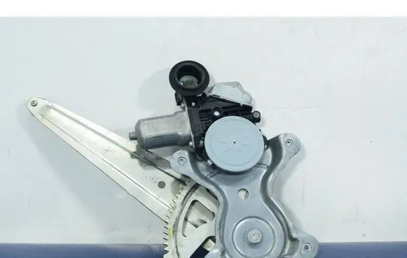 Lexus CT 200H Rear door window regulator with motor 8572060300