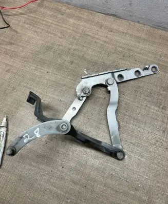 Mercedes-Benz S W221 Engine bonnet/hood hinges A2218800428