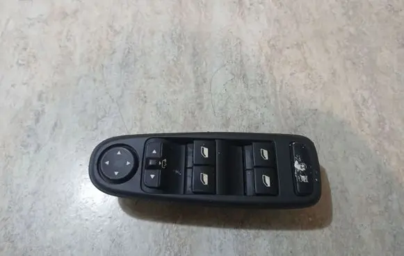 Citroen C4 Grand Picasso Electric window control switch 11659
