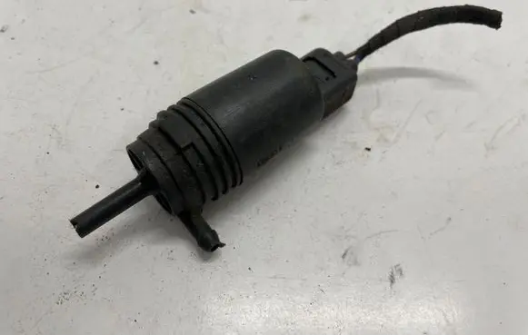 BMW 3 F30 F35 F31 Windscreen/windshield washer pump 8377612