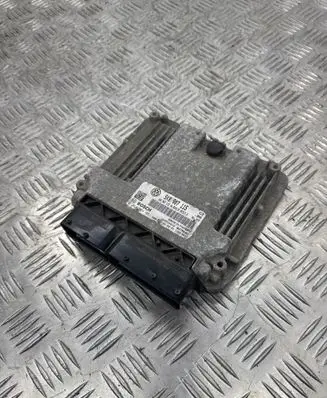Volkswagen Golf VI Engine control unit/module 5K0907115 1K0907115AA 0261S04951