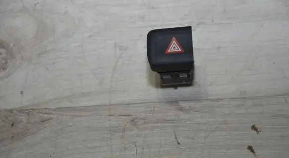 Peugeot Partner III Hazard light switch