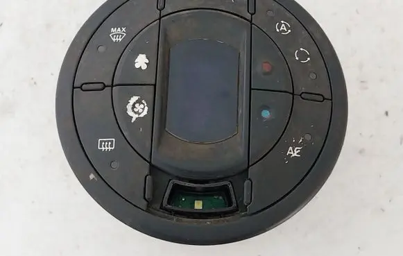 Renault Espace - Grand espace IV Interior fan control switch 8200028447A 09380429F