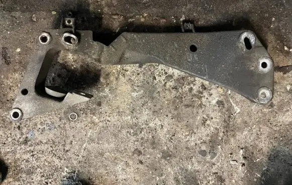 BMW 3 E92 E93 Gearbox mounting bracket 6769281
