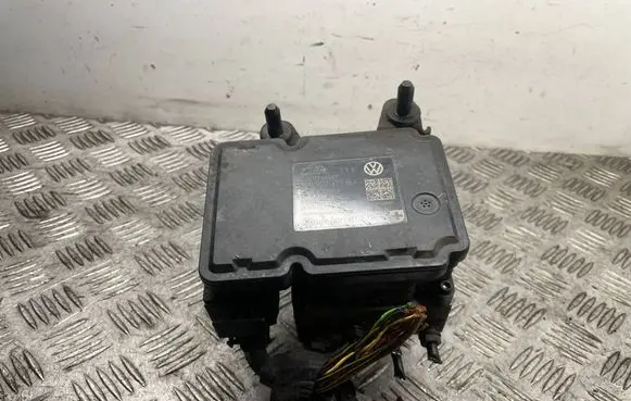 Audi A3 S3 A3 Sportback 8P ABS Pump 1K0907379BJ 1K0614517DE