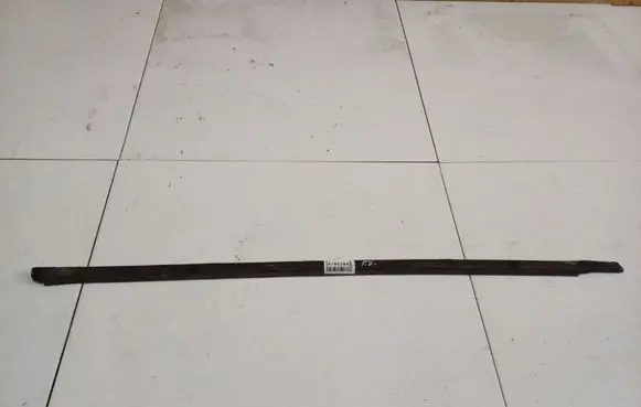 Front door glass trim molding