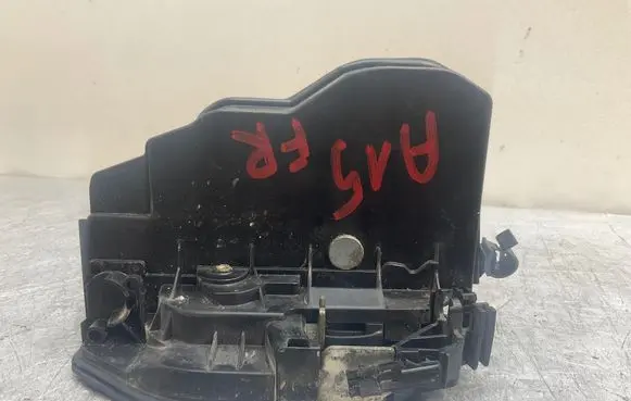 BMW X5 E70 Front door lock 7318416 1120085
