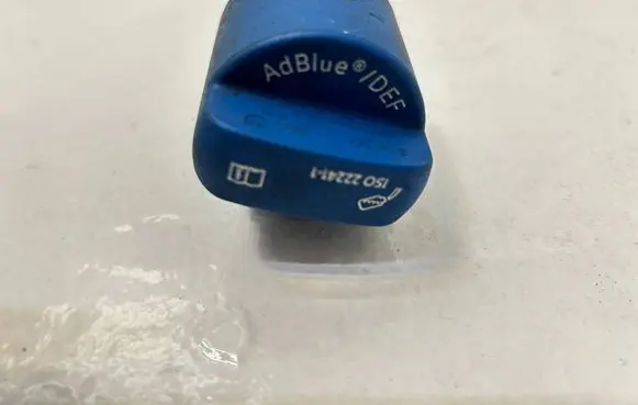Volkswagen PASSAT B8 Adblue tank cap 5Q0131980B
