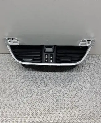 Ford Fiesta Dash center air vent grill H1BB19K617AEW 10004421 8302017
