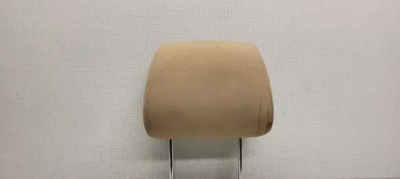 Toyota Avensis T250 Front seat headrest 
