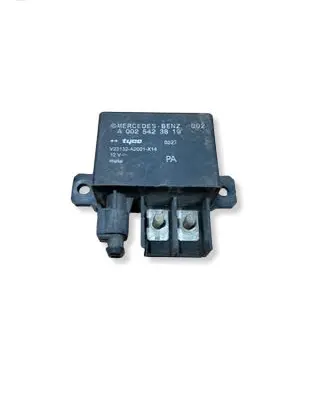 Mercedes-Benz E W211 Charging relay A0025423819 V23132A2001X14