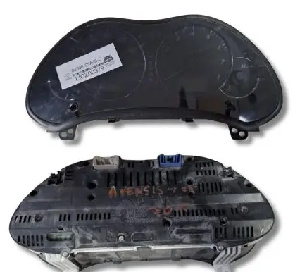 Toyota Avensis T250 Speedometer (instrument cluster) 83800-05A40-C