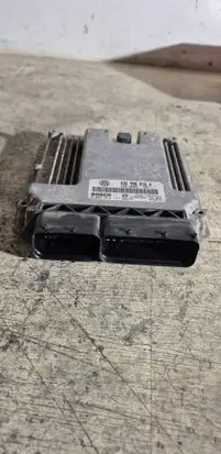 Volkswagen Touran I Engine control unit/module 03G906016A 0281010731