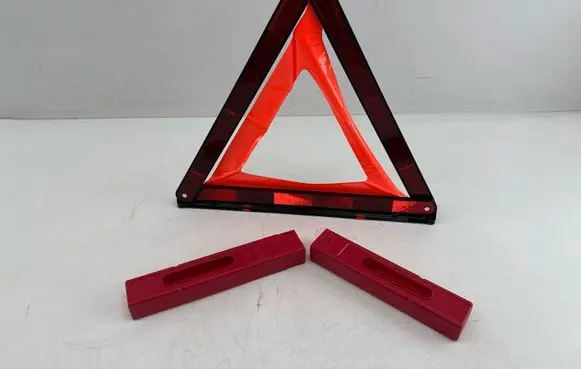 Audi A3 S3 8V Emergency warning sign 8T0860251