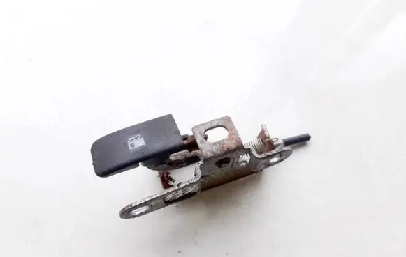 Mazda 5 Fuel tank opening switch 