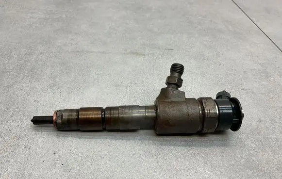Ford Kuga II Fuel injector CV6Q9F593AA 0445110489
