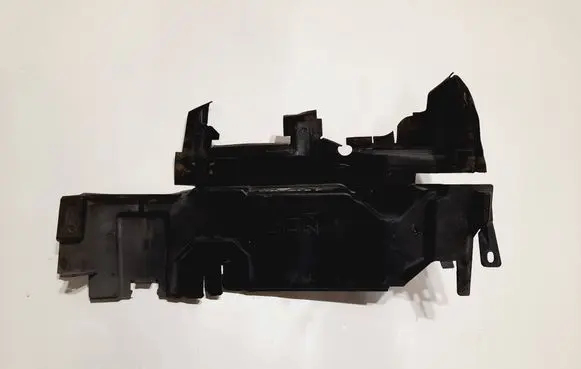 Chrysler 200 Intercooler air channel guide 