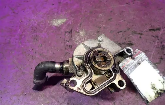 Skoda Fabia Mk1 (6Y) Vacuum pump 