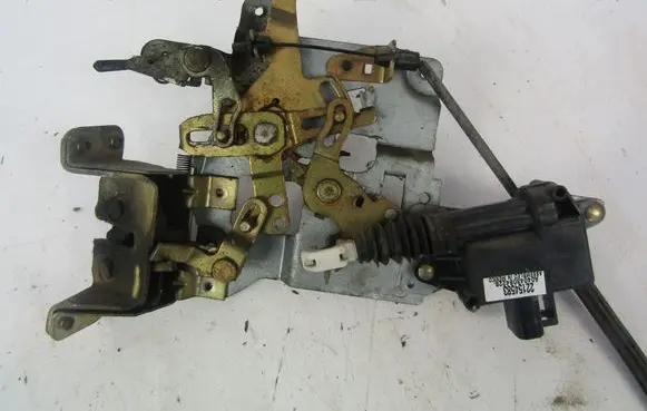 Chevrolet Trans Sport Rear door lock 