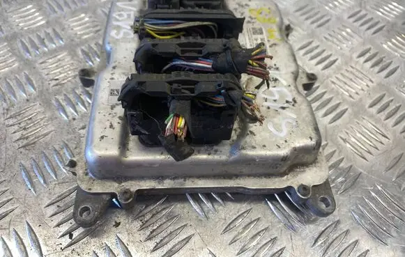 BMW 3 F30 F35 F31 Engine control unit/module ECU 8610484 0261S09219
