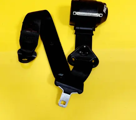 Peugeot Partner Rear seatbelt 044069