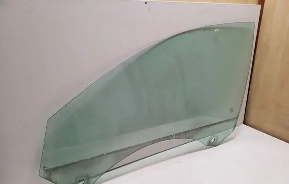 Audi A6 S6 C6 4F Front door window glass four-door 