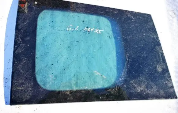 Mazda 5 Rear side window