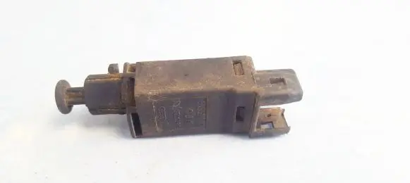 Volkswagen PASSAT B4 Brake pedal sensor switch 191945515