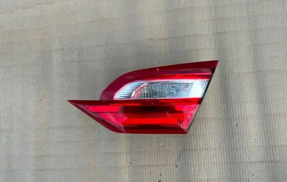 Ford Fiesta Tailgate rear/tail lights H1BB13A602AH