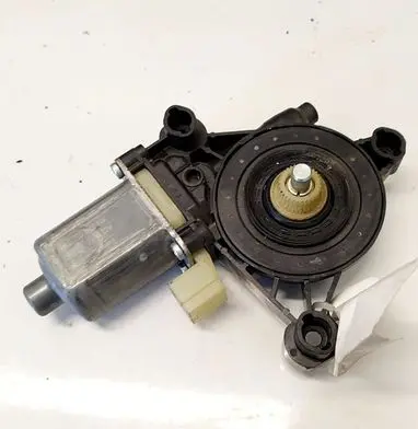 Volkswagen Golf VII Rear door window regulator motor 0130822704