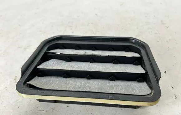 Ford Escape IV Quarter panel pressure vent L1TBA280B62AC