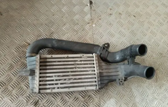 Opel Zafira A Intercooler radiator B9179000 93175282