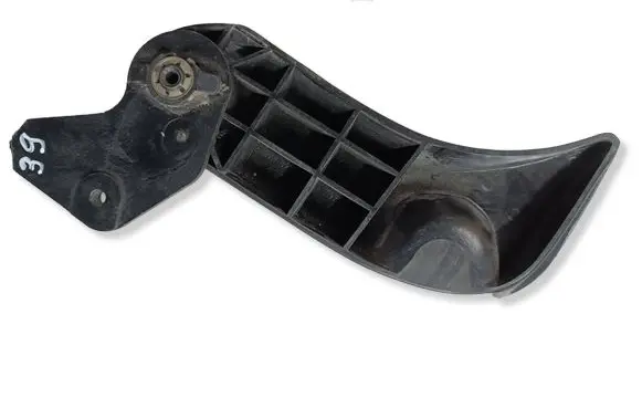 BMW 5 E39 Engine bonnet (hood) release handle 8226621