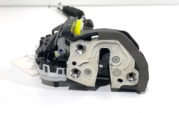 Honda CR-V Rear door lock 
