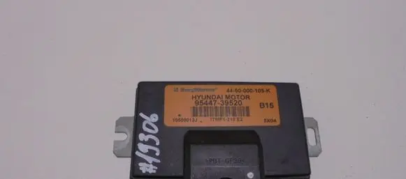 Hyundai Santa Fe Transfer box differential control unit 9544739520
