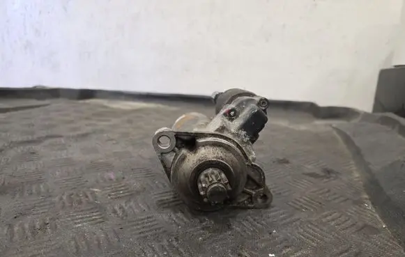 Volkswagen PASSAT B6 Starter motor 11020280000N