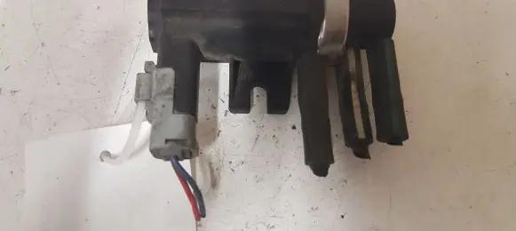 Peugeot 607 Turbo solenoid valve 4M5Q9E882AA 70051800
