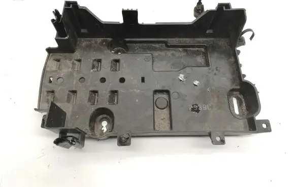 Opel Mokka Battery box tray 95418182