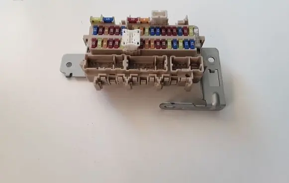 Nissan Qashqai Fuse module 4EB0A
