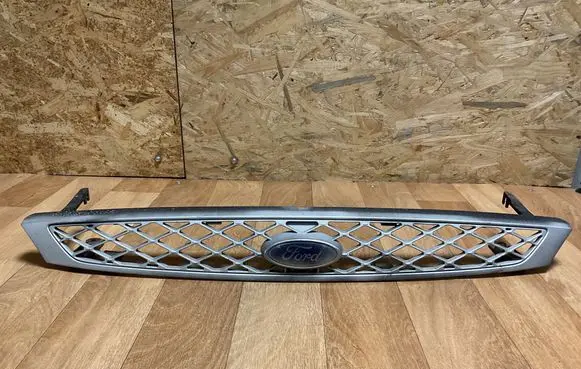 Ford Focus Front grill 2M518200AGW 2M18200AB A31162